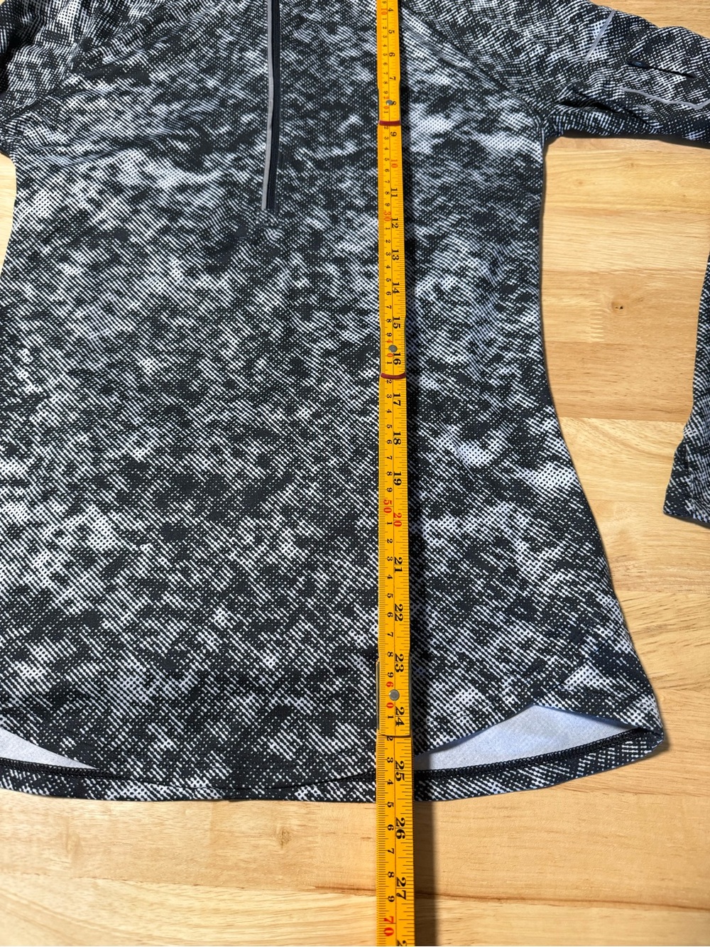 Women’s Under Armour Black White Quarter Zip Pullover Jacket - Picture 5 of 6
